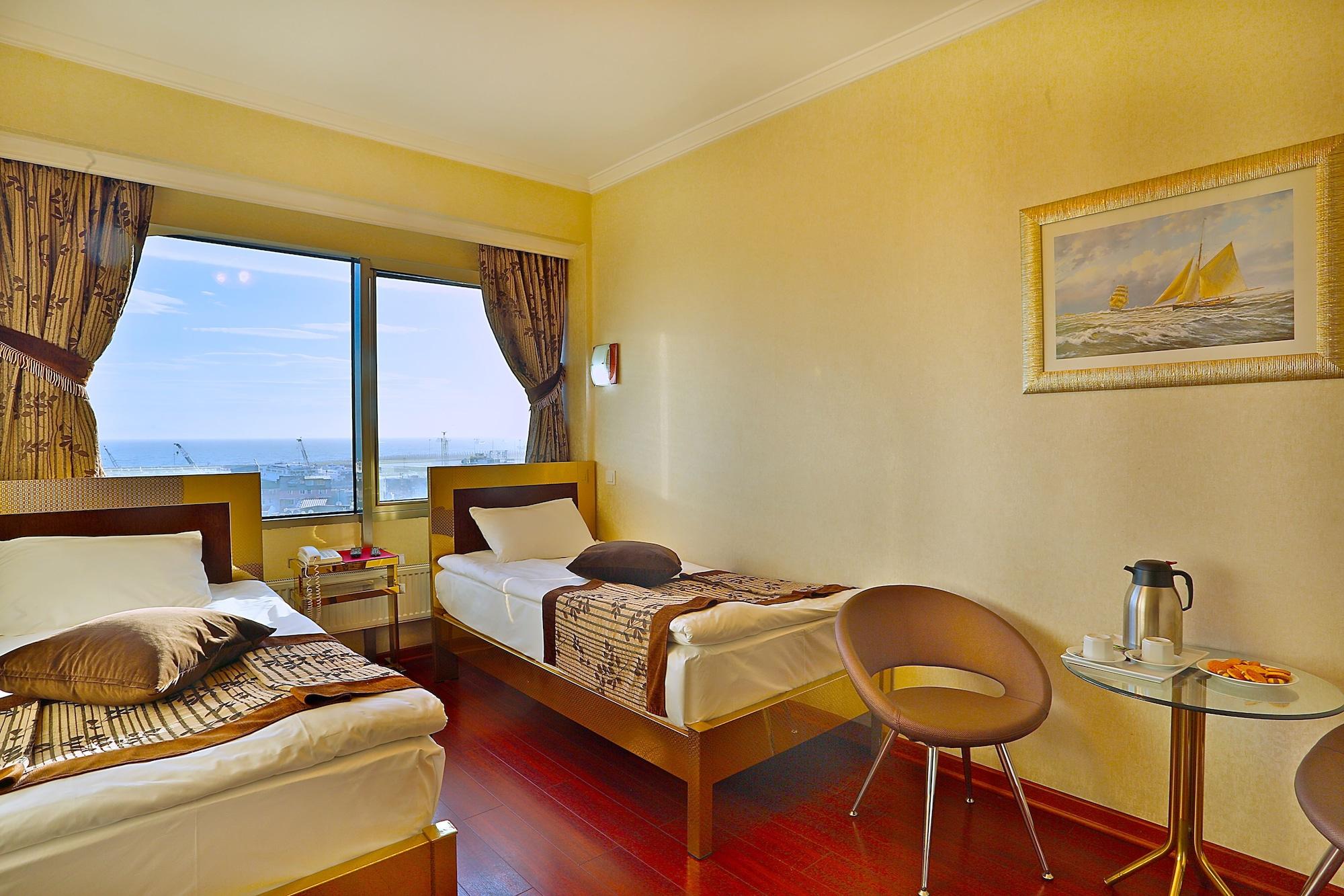 Grand Madrid Hotel อิสตันบูล ภายนอก รูปภาพ