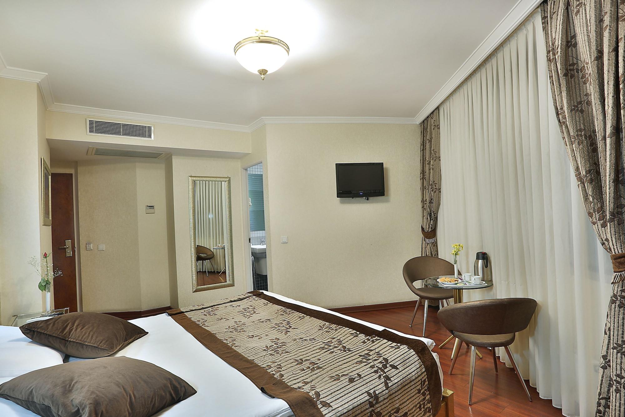 Grand Madrid Hotel อิสตันบูล ภายนอก รูปภาพ