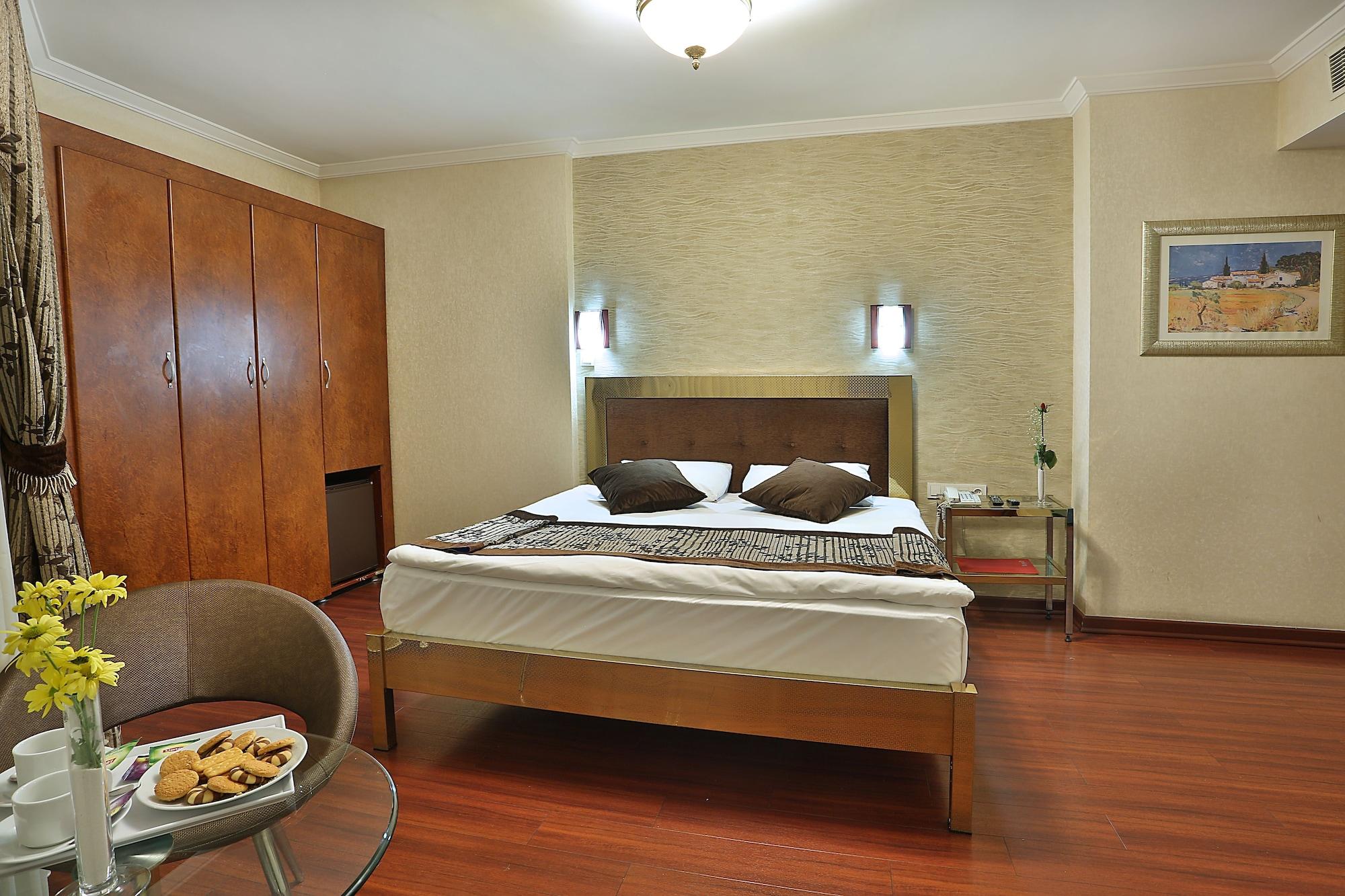 Grand Madrid Hotel อิสตันบูล ภายนอก รูปภาพ