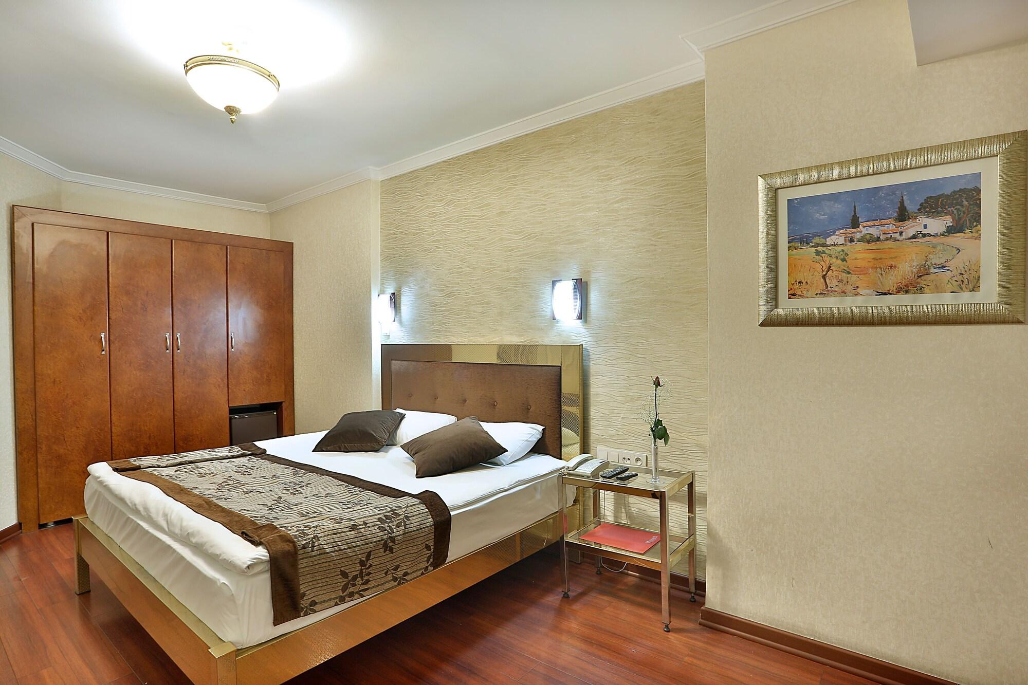 Grand Madrid Hotel อิสตันบูล ภายนอก รูปภาพ