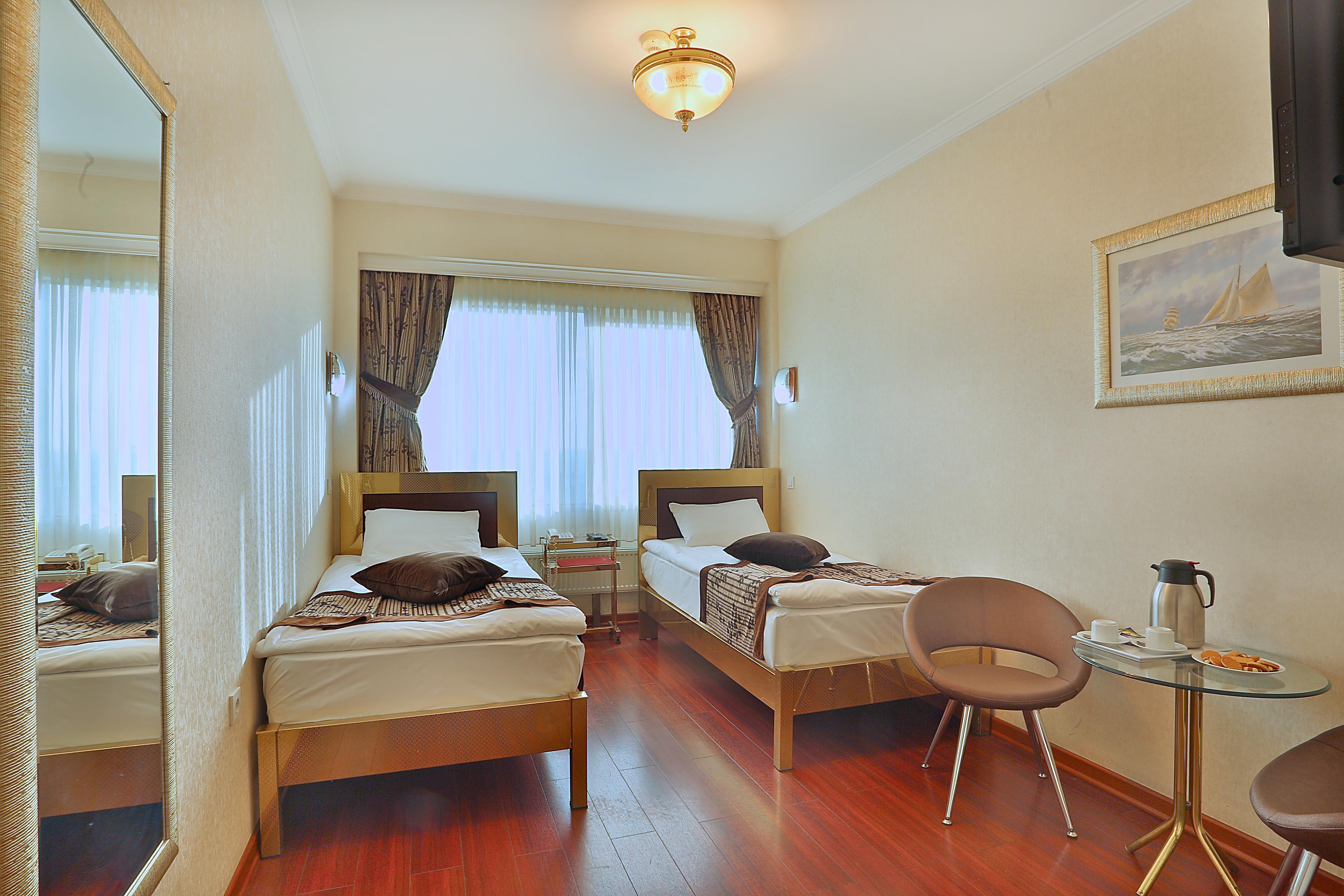 Grand Madrid Hotel อิสตันบูล ภายนอก รูปภาพ