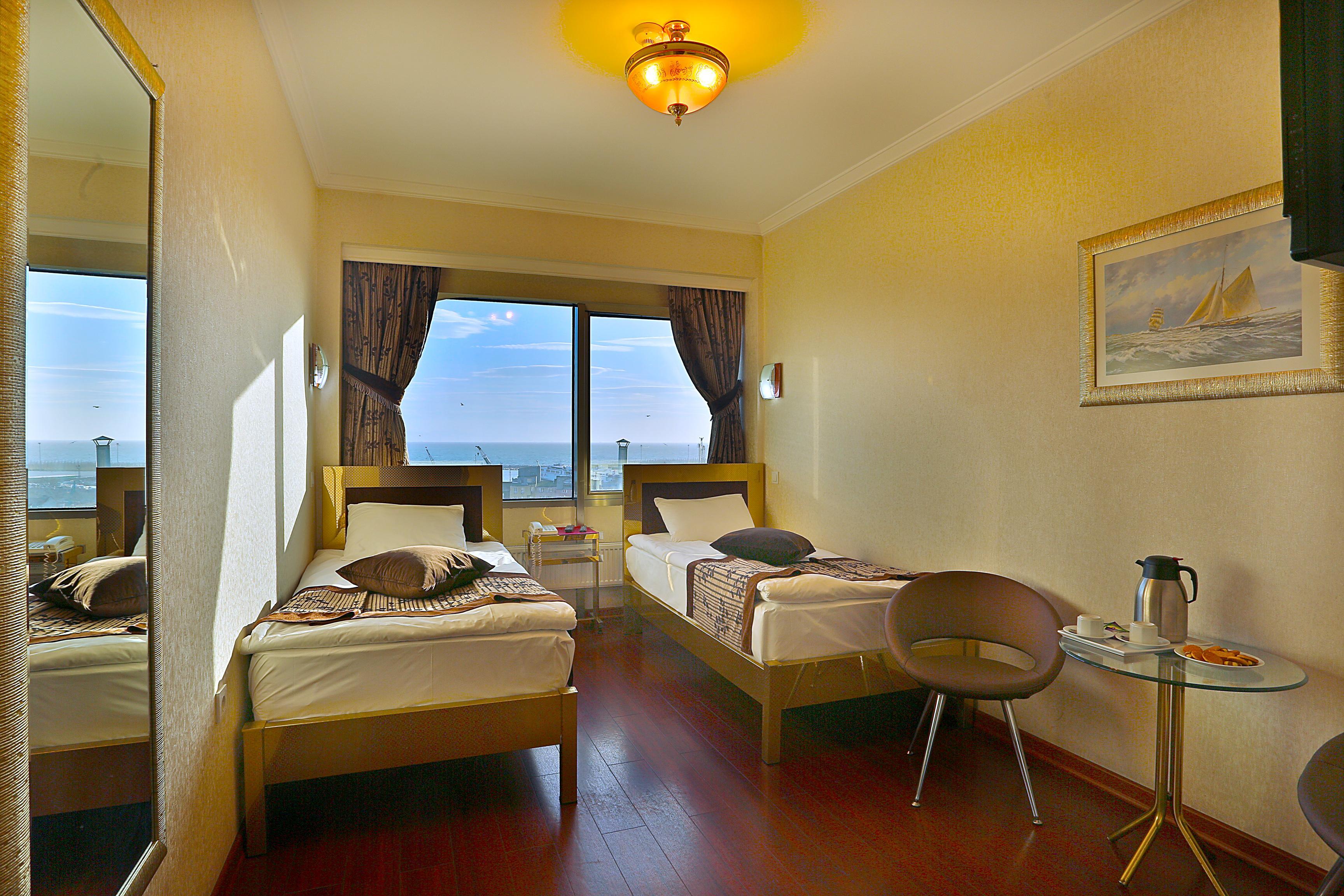 Grand Madrid Hotel อิสตันบูล ภายนอก รูปภาพ